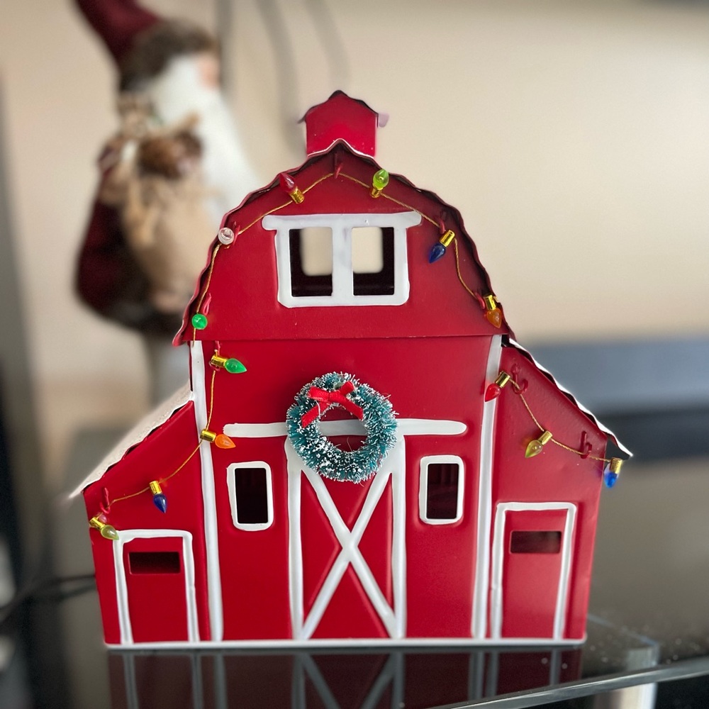 Scentsy Christmas Barn Wax Warmer